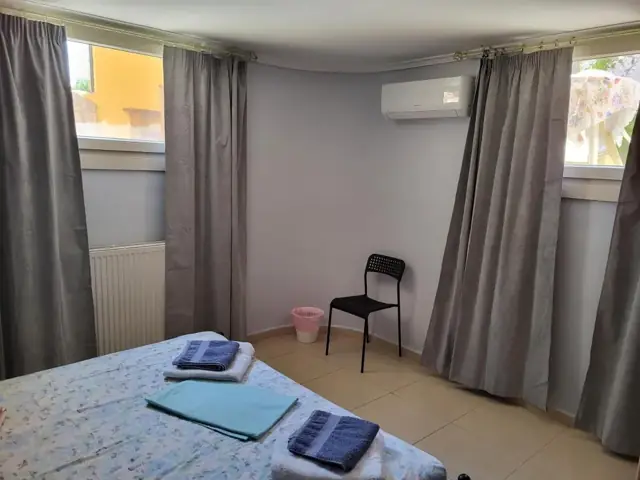 Υπνοδωμάτιο με καθαρές πετσέτες